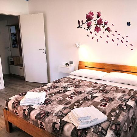 Butterfly Apt In Suna With Garage Verbania Exterior photo
