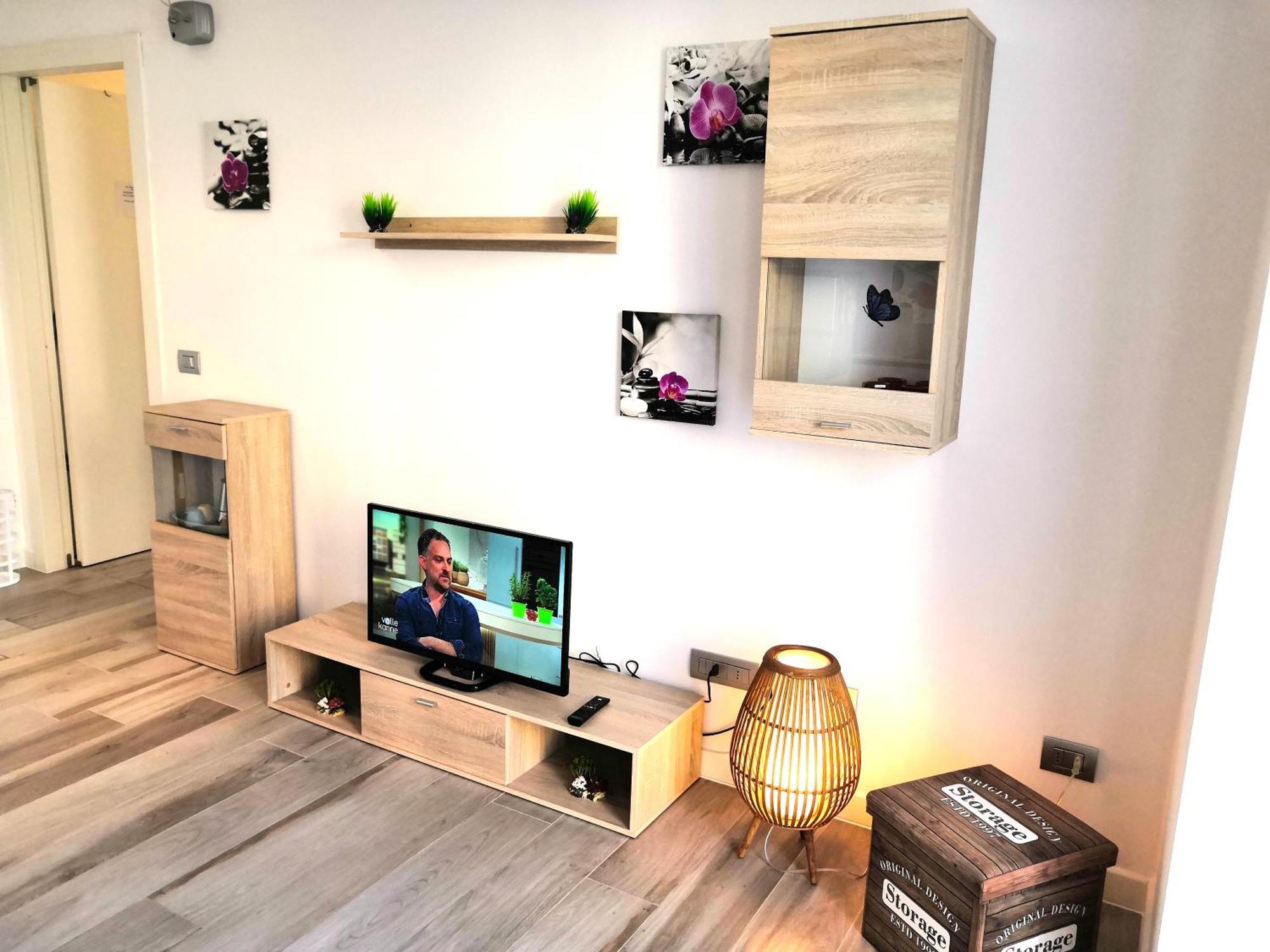 Butterfly Apt In Suna With Garage Verbania Exterior photo